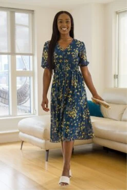 Double Second Chiffon V-neck Shirred Waist Dress