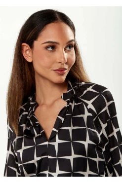 Liquorish Graphic Print Midi Dress In Black & White -Yumi Clothing Shop 1OHfYZnN 8008