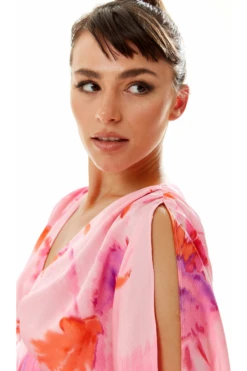 Liquorish Floral Print Maxi Dress In Pink With Sleeve Slits -Yumi Clothing Shop 5d6eu91m 10688