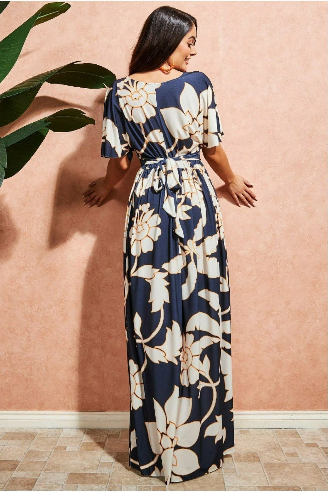 Goddiva Leaf Print Flutter Sleeve Maxi Dress - Navy 2 Goddiva Leaf Print Flutter Sleeve Maxi Dress - Navy - Image 2