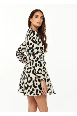 Liquorish Animal Print Mini Wrap Dress With Long Sleeves -Yumi Clothing Shop H0e6cqo3 13866
