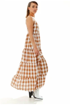 Liquorish Gingham Print Maxi Dress In Brown And White -Yumi Clothing Shop Oy2sJTg2 10694