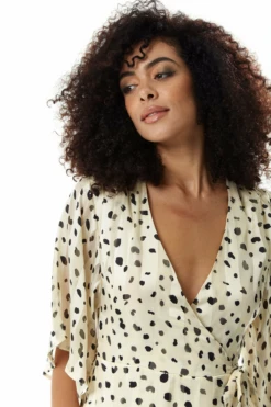 Liquorish Animal Print Midi Wrap Dress In Cream -Yumi Clothing Shop QQR9p5sS 10442