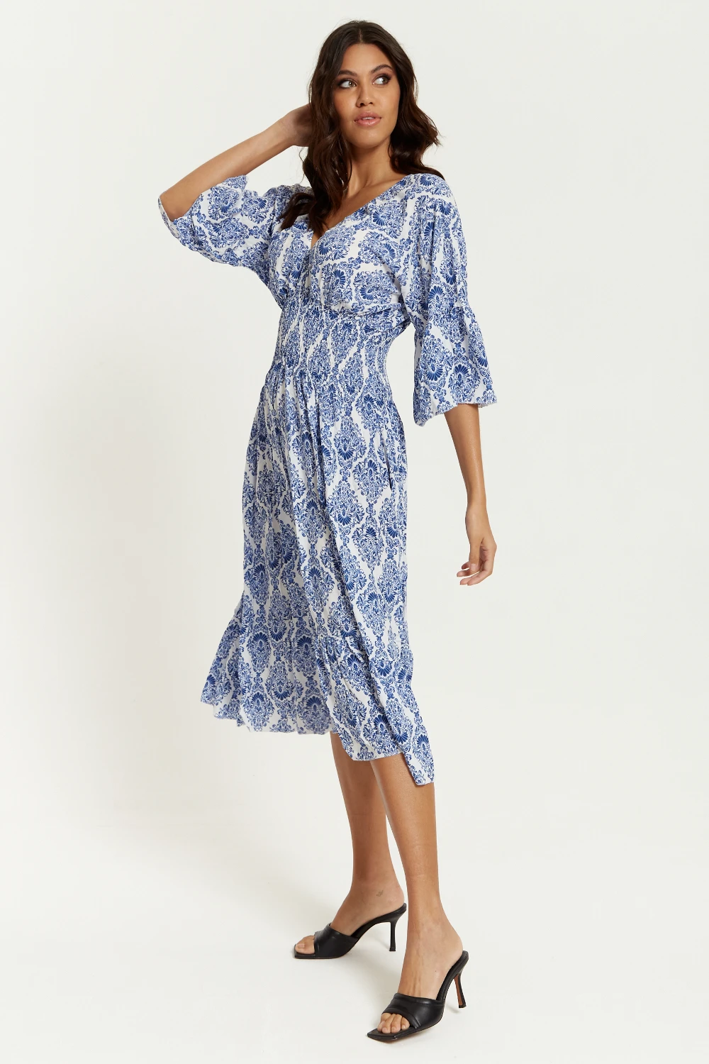 Hoxton Gal Oversized V Neck Detailed Printed Midi Dress 2 Hoxton Gal Oversized V Neck Detailed Printed Midi Dress - Image 2