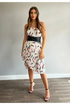 Yan Neo London Demi Lipstick Print Pleated Asymmetric Dress -Yumi Clothing Shop UnfxXJbX 11455