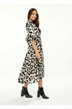Liquorish Animal Print Maxi Wrap Dress Kimono Sleeves White -Yumi Clothing Shop Zoh0VhTY 8689