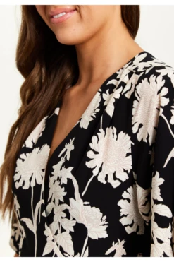 Liquorish Floral Print Midi Wrap Dress With Kimono Sleeves -Yumi Clothing Shop akuufxju 14685