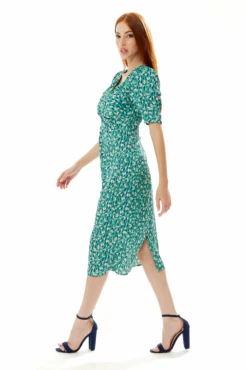 Liquorish Stroke Print Knot Front Dress In Green -Yumi Clothing Shop kr5VwtzX 11666