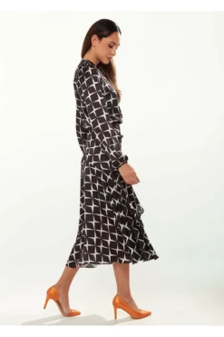 Liquorish Graphic Print Midi Dress In Black & White -Yumi Clothing Shop rZAaB9a7 8008